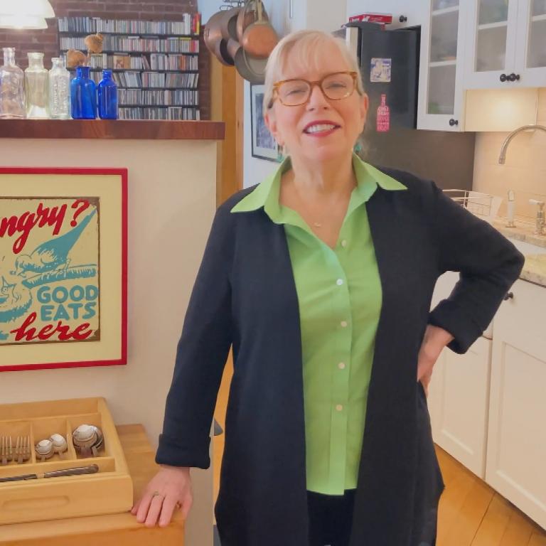  Sara Moulton in her home kitchen