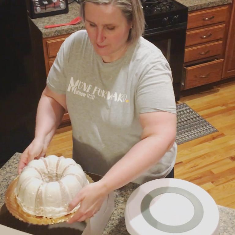 Laurie making a cake