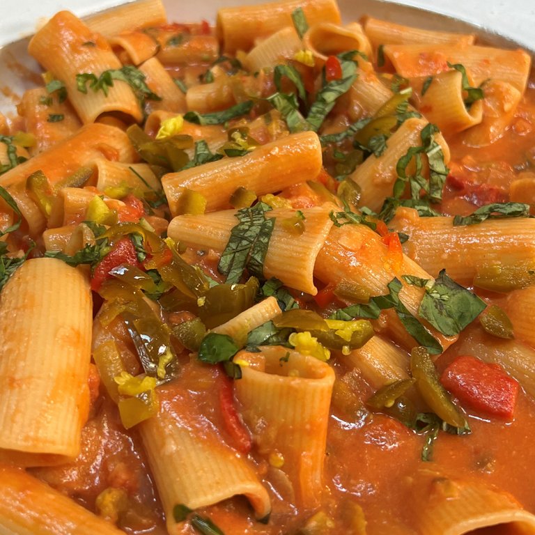 Rigatoni with 3 Pepper Sauce