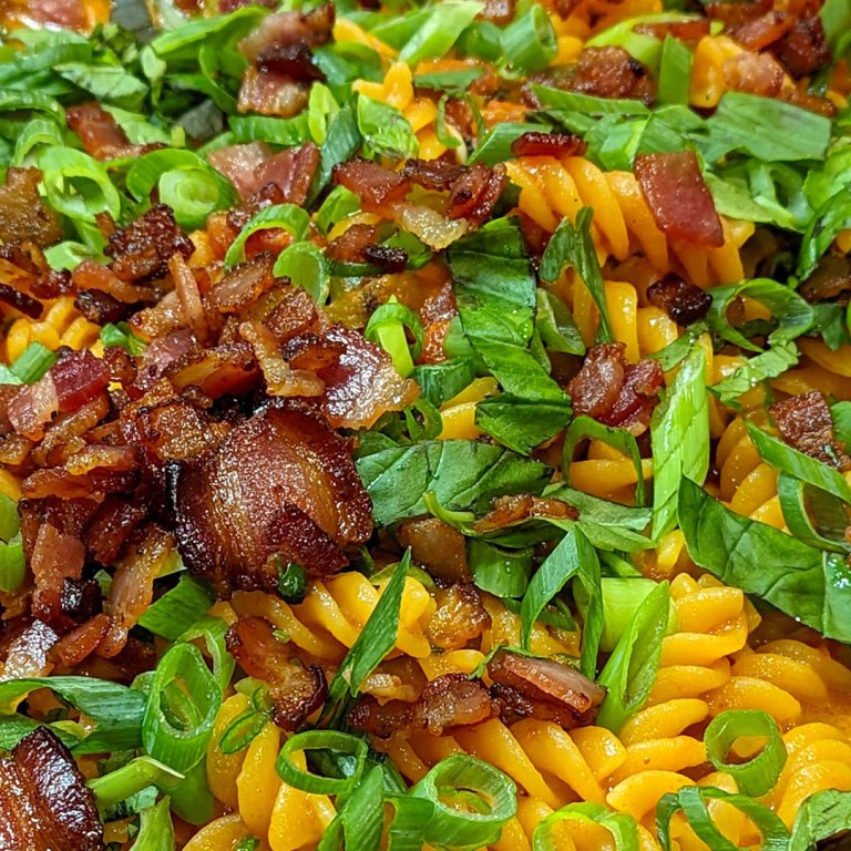 Sriracha Fusilli with Bacon and Cheese