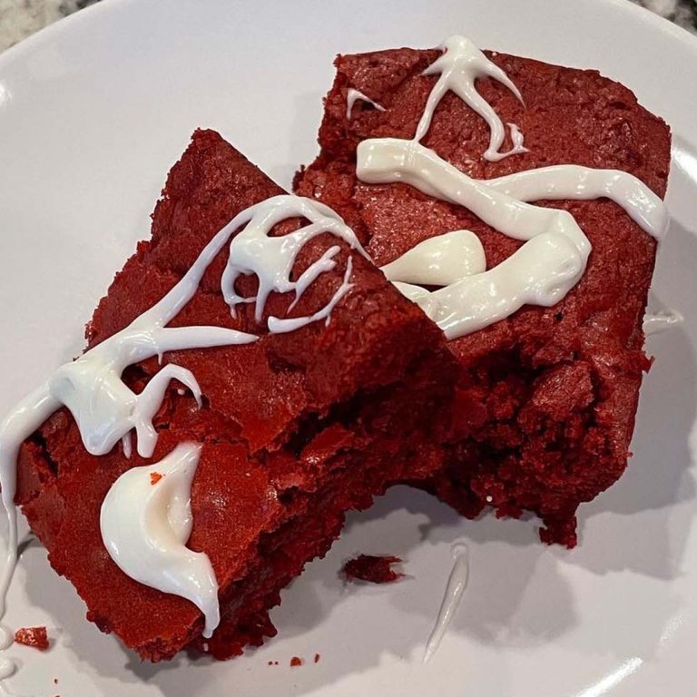 Red Velvet Brownies 