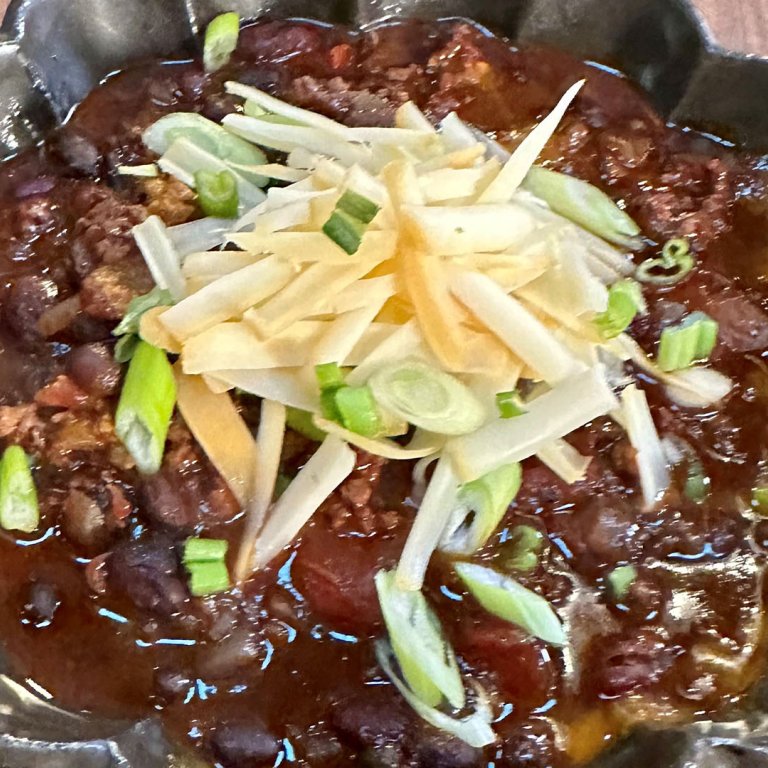  Four-Dried-Chilies Chili with Cocoa & Cinnamon