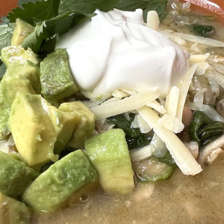 Slow Cooker White Bean and Chicken Chili