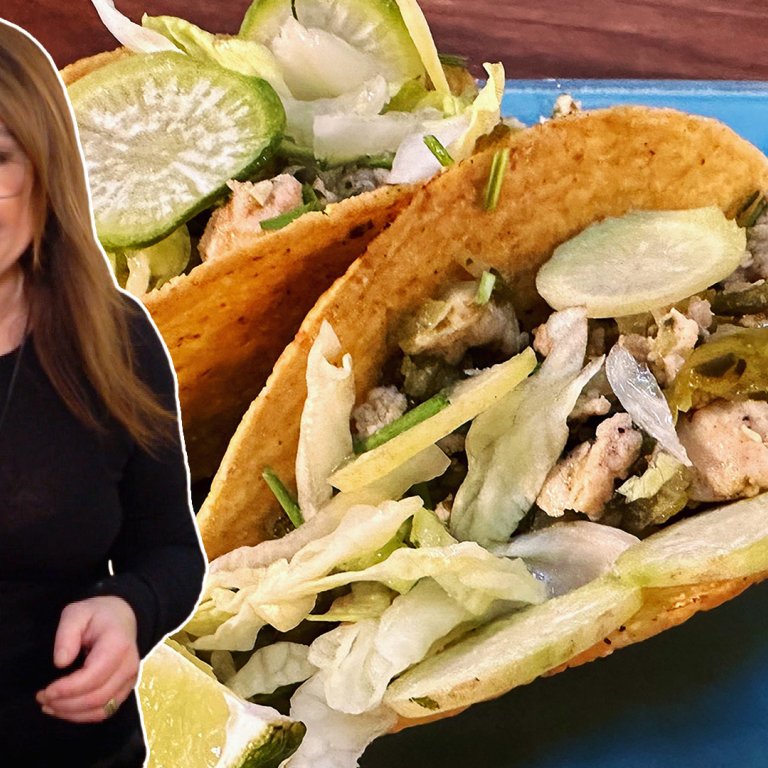 Hard Shell Green Chili Chicken Tacos | Rachael Ray