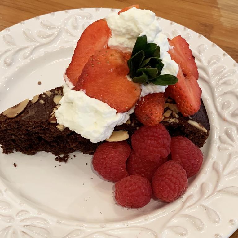 almond torte with berries