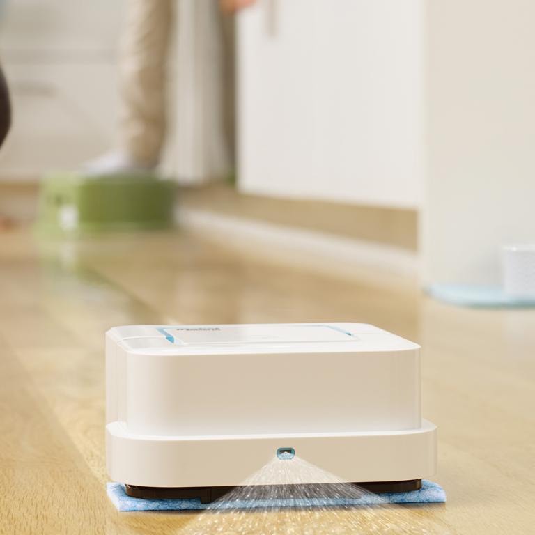 iRobot® Braava jet® 240 Mopping Robot